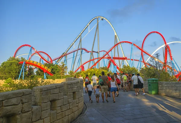 Парк аттракционов "Port Aventura" Испания. amusement "Shambala " — стоковое фото