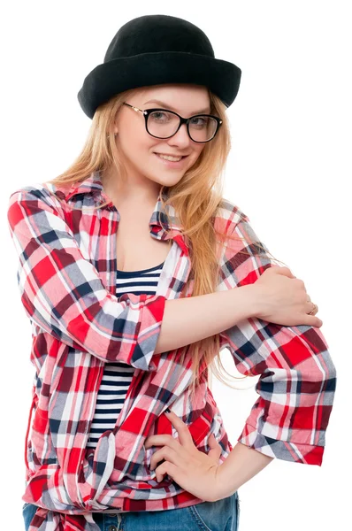 Junges Teenager-Mädchen mit schwarzem Hut, Brille und bunten Klamotten isoliert auf weißem Hintergrund — Stockfoto