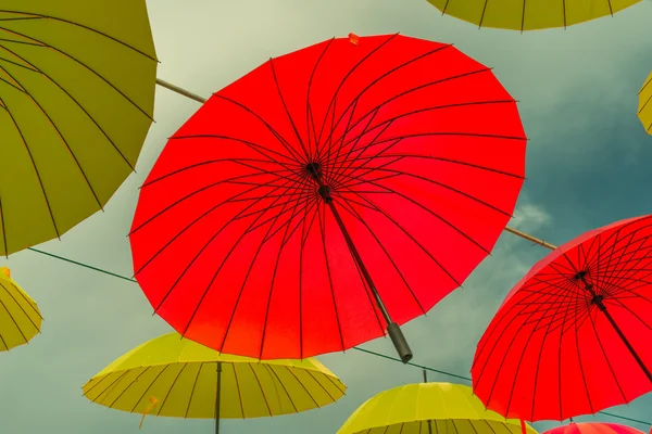 Fond de parapluies colorés — Photo