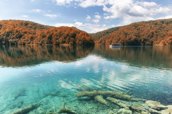 Otoño paisaje Plitvice Lagos — Foto de Stock