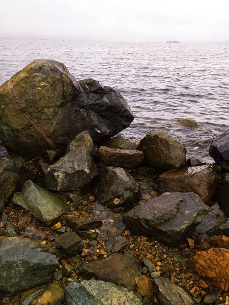 Háttérben Hajó Látható Tengeren — Stock Fotó