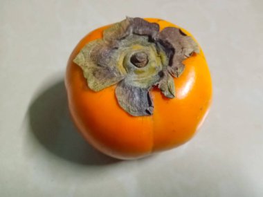 Tek bir olgun meyve (Amarphal)..