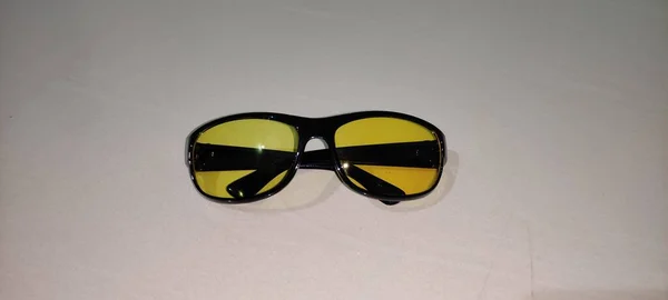 Gece Sürücüsü Sarı Gözlüklü — Stok fotoğraf