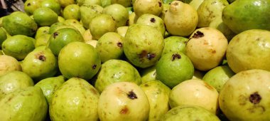 Guayaba meyvesi. Güzel taze doğal yiyecek.