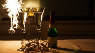 Prosecco ile şarap bardakları