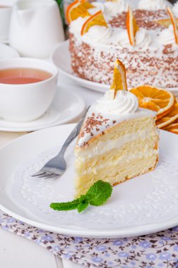 Katman pasta portakal ve çikolata ile