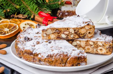 Panforte geleneksel İtalyan Noel tatlısı