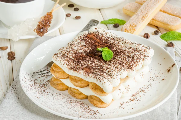 Dessert traditionnel italien tiramisu — Photo