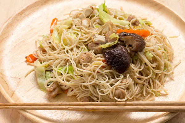 Stir fried noodles, Hong Kong style — Stock Photo, Image