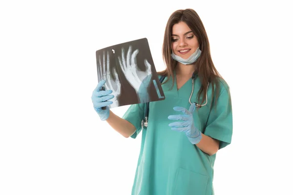 Giovane Medico Donna Con Stetoscopio Isolato Sfondo Bianco — Foto Stock