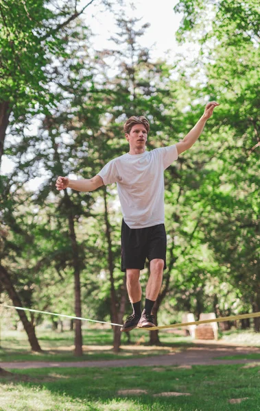 Young Man Jumping Park — Stock Photo, Image