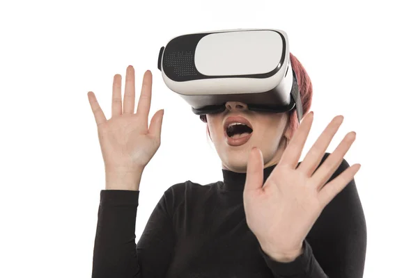 Frau Mit Virtual Reality Headset Isoliert Auf Weißem Hintergrund — Stockfoto