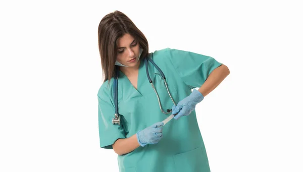 Ung Kvinnlig Läkare Med Stetoskop Isolerad Vit Bakgrund — Stockfoto