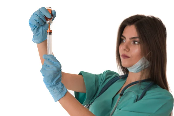 Şırıngası Steteskopu Olan Genç Bir Kadın Doktor — Stok fotoğraf