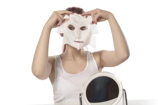 Vrouw Met Een Masker Haar Gezicht — Stockfoto