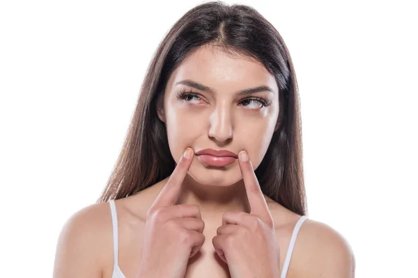 Hermosa Joven Con Pelo Largo Camiseta Blanca Sobre Fondo Gris — Foto de Stock