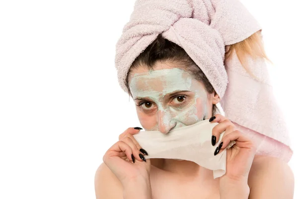 Jovem Com Máscara Facial Seu Rosto Isolado Branco — Fotografia de Stock