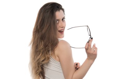 Gözlüklü seksi kız.