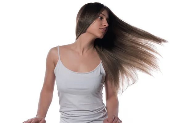 Uzun Saçlı Güzel Bir Genç Kadın — Stok fotoğraf