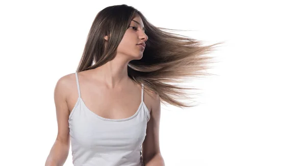 Bela Jovem Mulher Com Cabelo Comprido — Fotografia de Stock