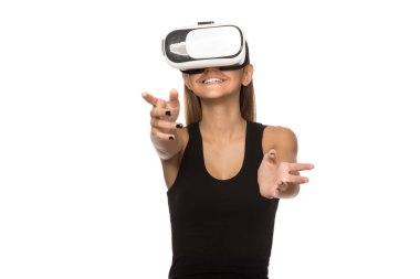 VR kulaklık kullanan kadın