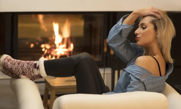 Beautiful Young Woman Sitting Sofa Home — Stock Photo, Image