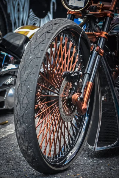 Motosiklet parçalarının durgun yaşamı.