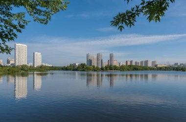 Şehir göletinde, Ağustos ayında.