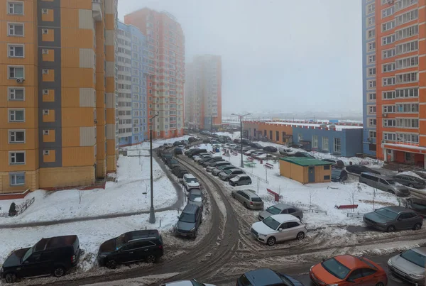 Gennaio Mattina Nel Cortile Grattacieli — Foto Stock