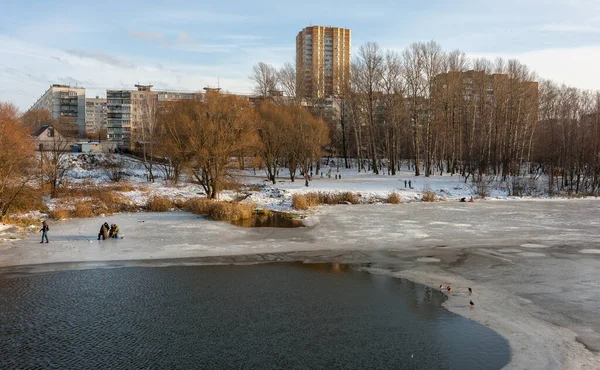 Primer Hielo Apareció Ciudad Río Noviembre —  Fotos de Stock