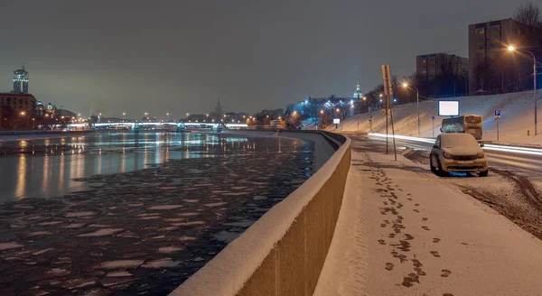Winterlichen Ufer Der Moskwa — Stockfoto