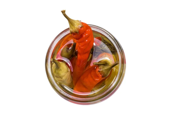 Top görünümünde açık cam kavanoz turşu biber