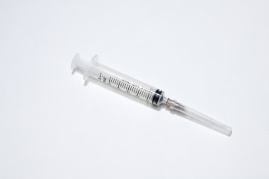 beyaz izole tek altı ml şırınga