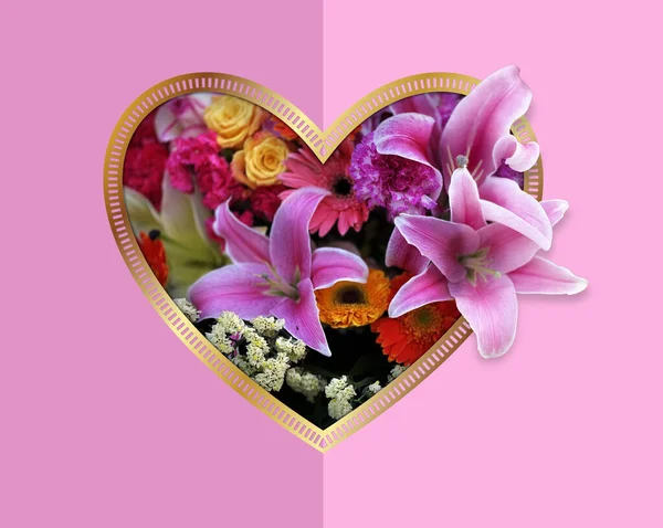 Herzförmiges Papier Geschnitten Rosa Farbe Mit Lilienblüten Inneren Herzförmiger Goldboder — Stockfoto