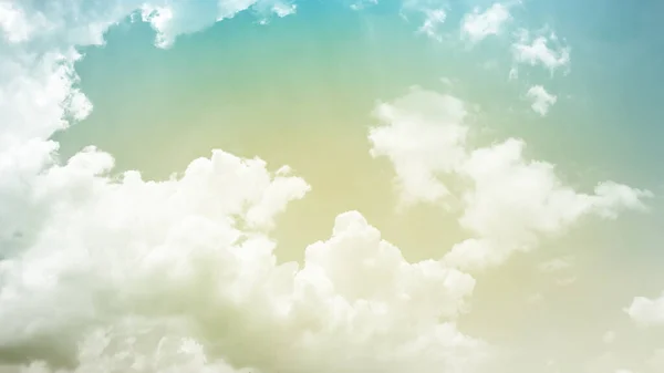 Zöld Háttér Fehér Felhő Fantasy Felhős Pasztell Gradiens Szín Természet — Stock Fotó