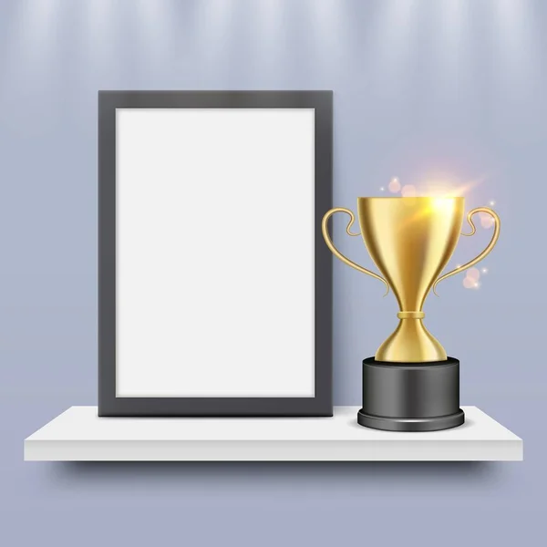 Certificato bianco del vincitore, cornice del diploma e coppa del trofeo d'oro sullo scaffale, illustrazione vettoriale. — Vettoriale Stock