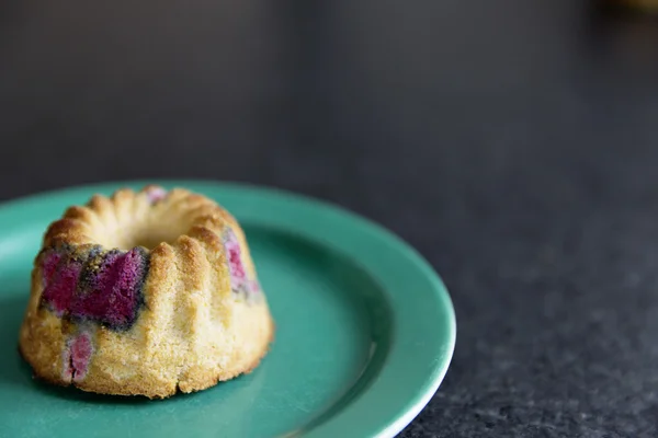 Liten hemlagad dessert kaka — Stockfoto