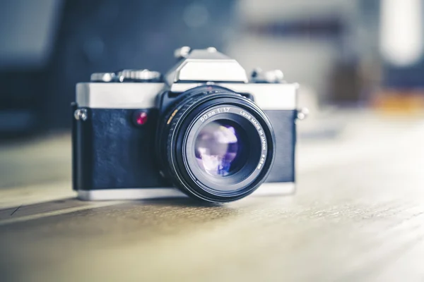 Câmera reflexa analógica de lente única — Fotografia de Stock