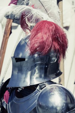 şövalyelik aksesuvar