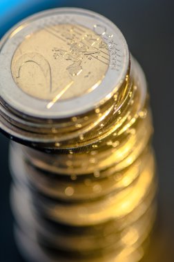 2 Euro sikke yığını