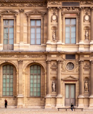 louvre, paris.