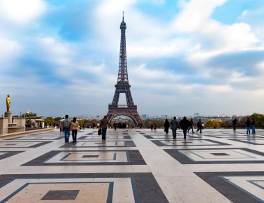 Eyfel Kulesi, Paris Palais de Chaillot gönderen