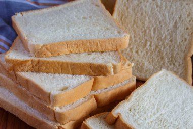 taze dilimlenmiş ekmek