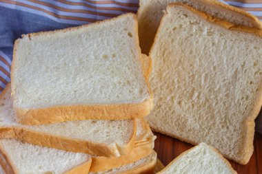 taze dilimlenmiş ekmek