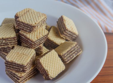 Uçan daire üzerinde gofret bisküvi