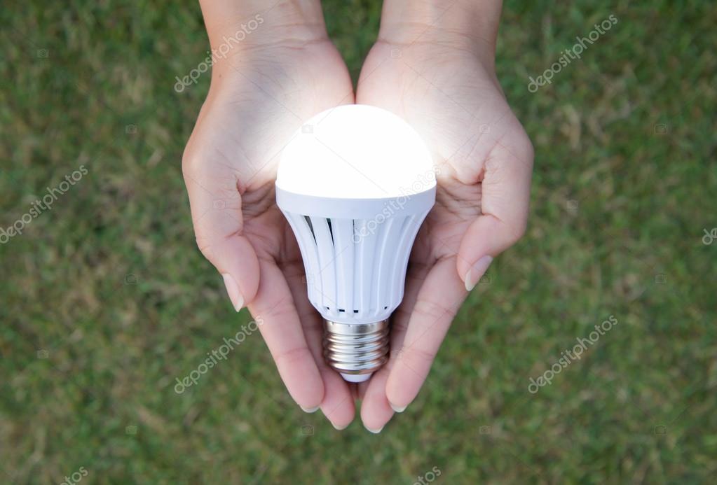 Принцип действия лампы дневного света. Лампа накаливания электрические нагревательные приборы 8 класс. Светотеневой портрет. Типы источников света лампы накаливания. Электричество.