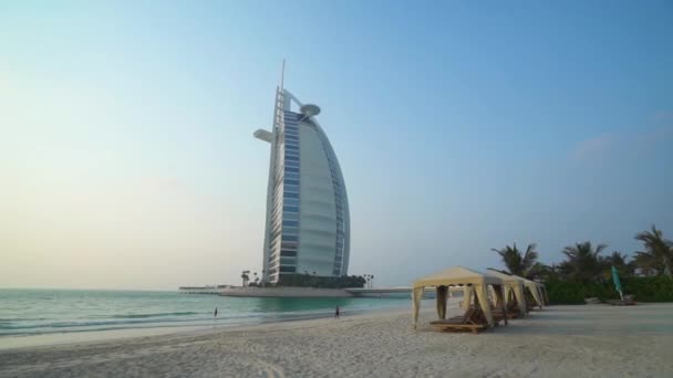 Burj al arab and beach — 图库视频影像