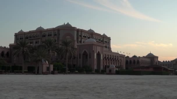 Abu dhabi emirate palace — Stock Video