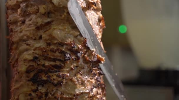 Cut fried shawarma — Stock Video