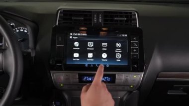 Arabada bir bilgisayar var.